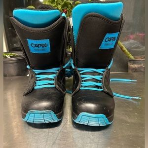 Capix snowboarding boots size 24.5